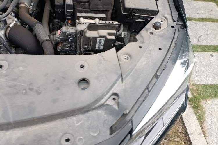Used Dongfeng Aeolus Yixuan MAX 2021 1.5T Super-Powered Dad Edition Engine Bay Left