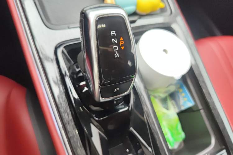 Used Dongfeng Aeolus Yixuan MAX 2021 1.5T Ultra-Stylish Trendsetter Edition Gear Lever