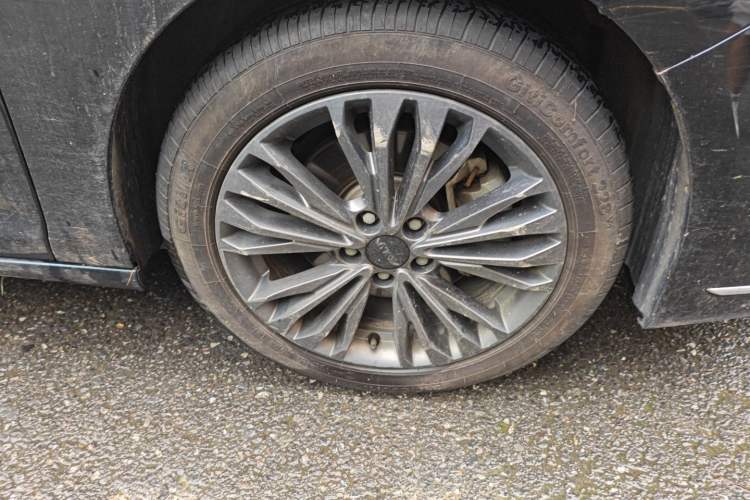 Used Dongfeng Aeolus Yixuan MAX 2021 1.5T Ultra-Stylish Trendsetter Edition Right Front Wheel Hub
