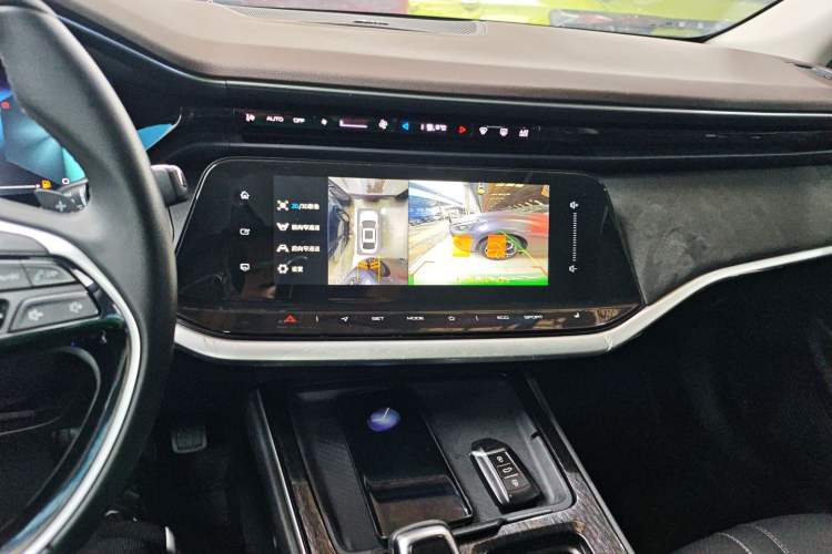 Used Dongfeng Aeolus Yixuan MAX 2021 1.5T Super Cool Dad Edition Audio And AC Panel