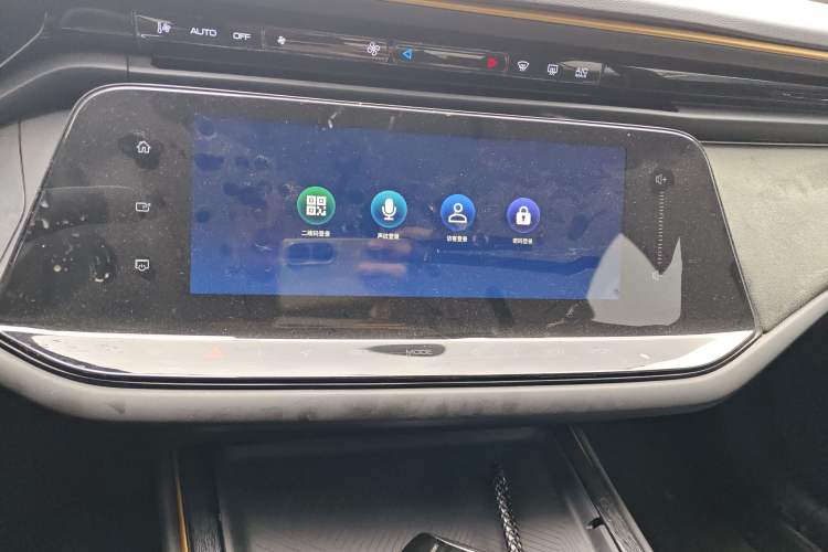 Used Dongfeng Aeolus Yixuan MAX 2021 1.5T Dark Night Holy Light Edition (Hybrid) Audio And AC Panel