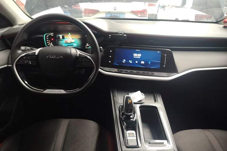 Used Dongfeng Aeolus Yixuan MAX 2021 1.5T Super-Powered Dad Edition Center Console