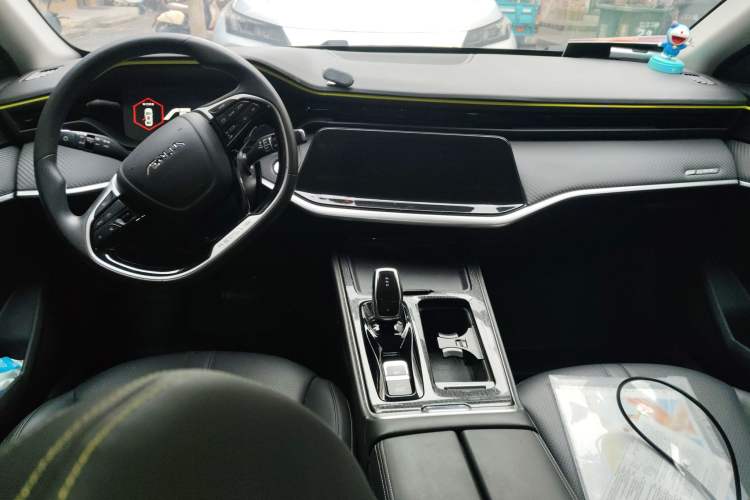 Used Dongfeng Aeolus Yixuan MAX 2021 Super-Efficient Dad Hybrid Edition Center Console