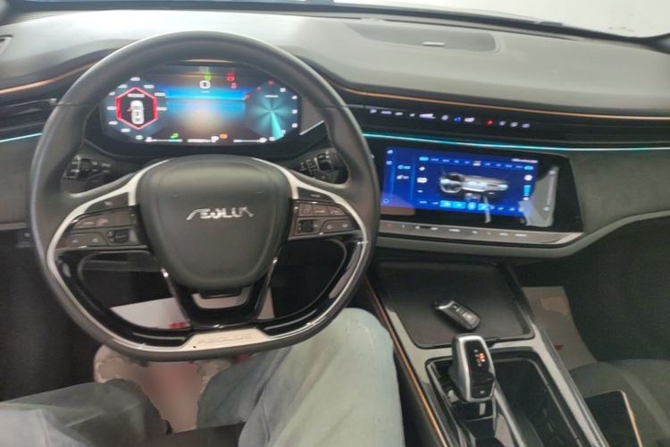 Used Dongfeng Aeolus Yixuan MAX 2021 1.5T Nightbreak Dawn Edition Center Console