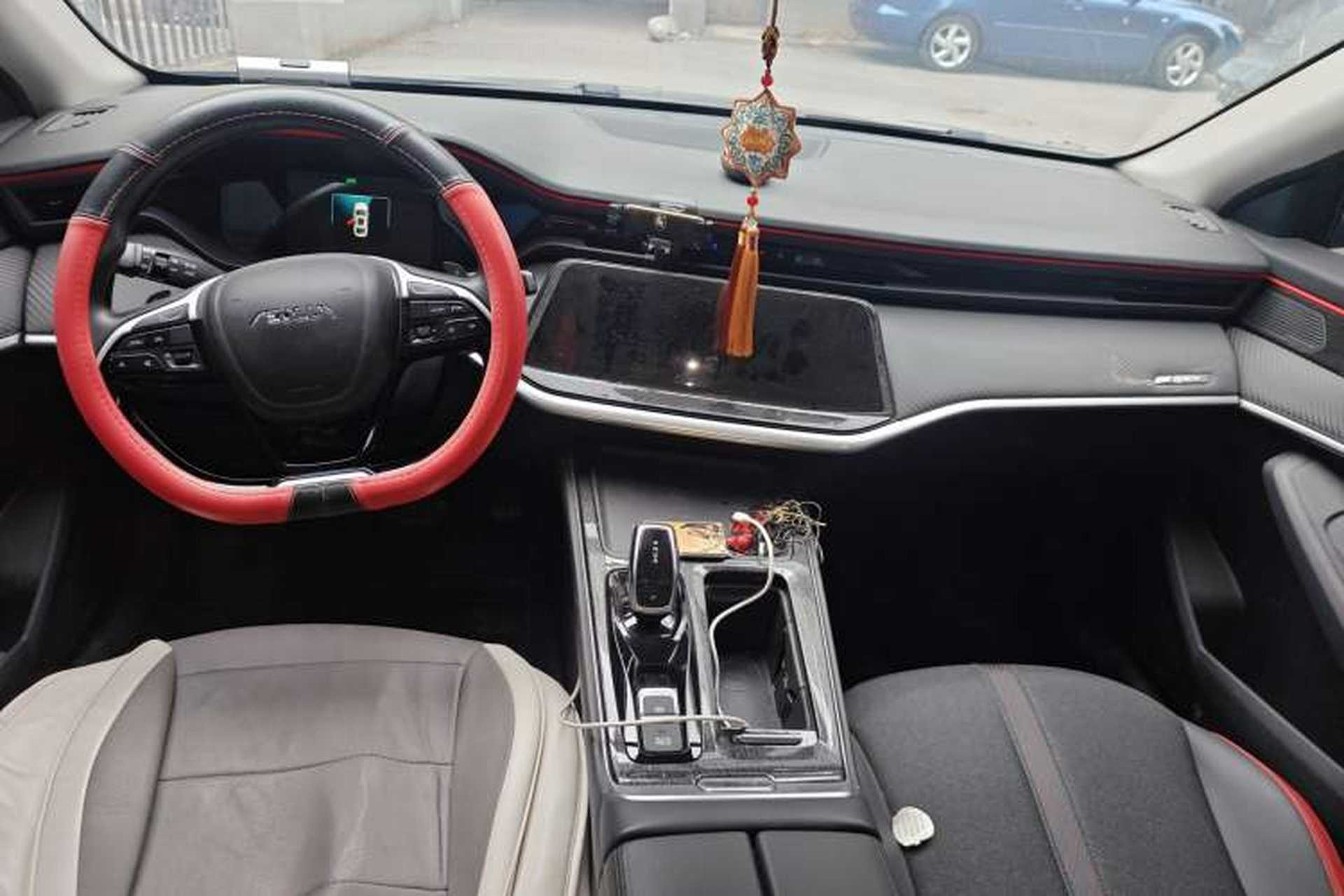 Used Dongfeng Aeolus Yixuan MAX 2021 1.5T Super-Powered Dad Edition Center Console