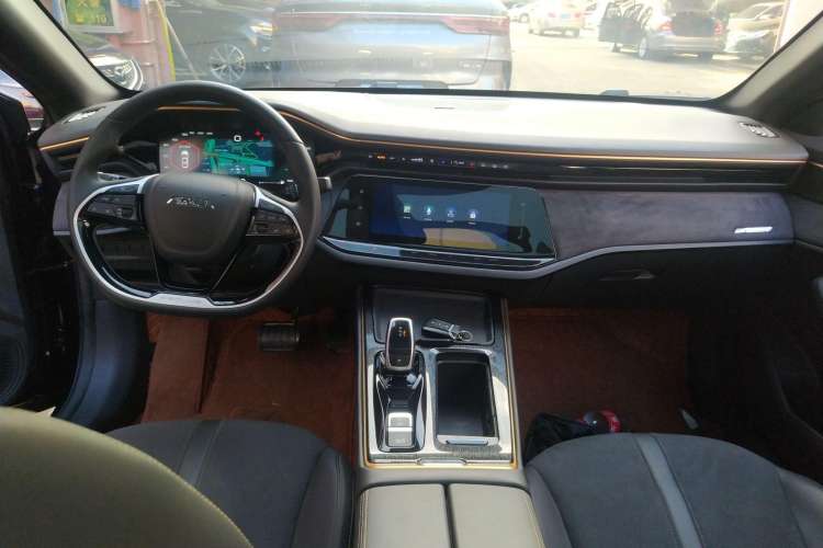 Used Dongfeng Aeolus Yixuan MAX 2021 1.5T Dark Night Holy Light Edition (Hybrid) Center Console