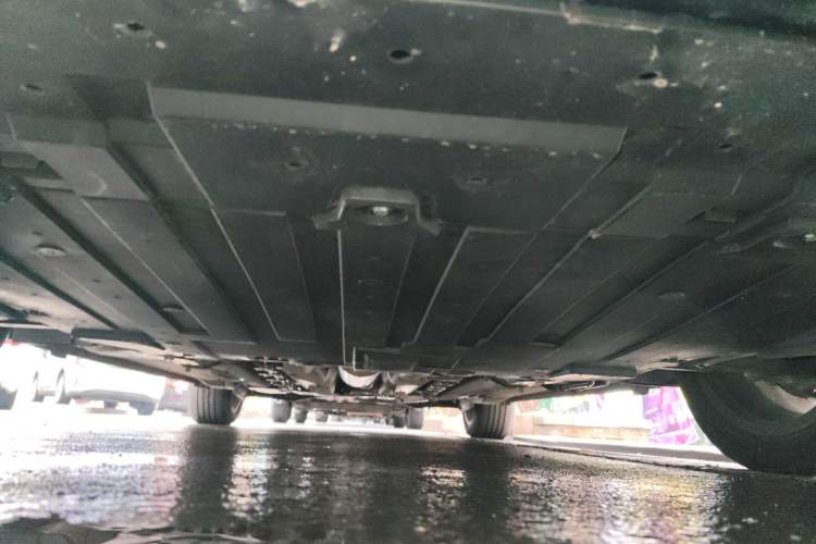 Used Dongfeng Aeolus Yixuan MAX 2021 Super-Efficient Dad Hybrid Edition Chassis Front