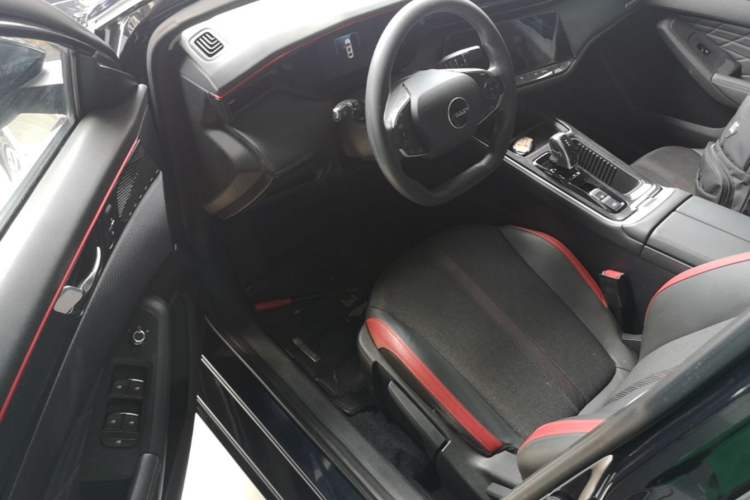 Used Dongfeng Aeolus Yixuan MAX 2021 1.5T Super-Powered Dad Edition Driver Seat