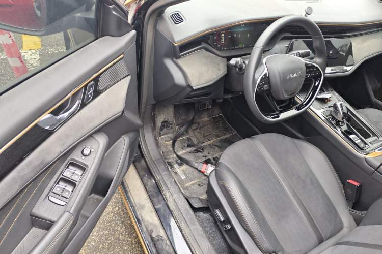 Used Dongfeng Aeolus Yixuan MAX 2021 1.5T Dark Night Holy Light Edition (Hybrid) Driver Seat