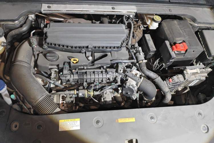 Used Dongfeng Aeolus Yixuan MAX 2021 1.5T Super Cool Dad Edition Engine Bay