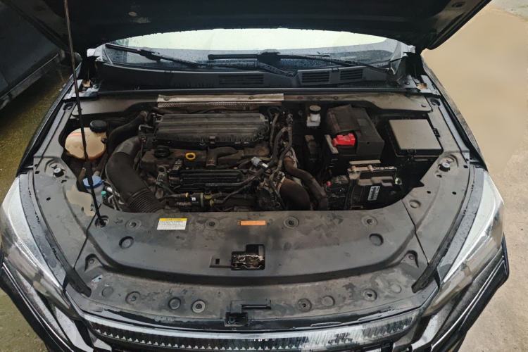 Used Dongfeng Aeolus Yixuan MAX 2021 1.5T Super-Powered Dad Edition Engine Bay