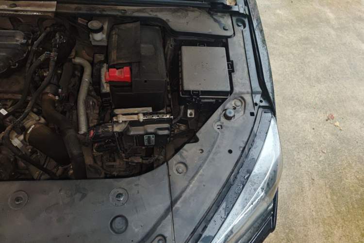 Used Dongfeng Aeolus Yixuan MAX 2021 1.5T Super-Powered Dad Edition Engine Bay Left
