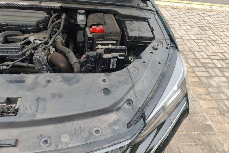 Used Dongfeng Aeolus Yixuan MAX 2021 1.5T Super-Powered Dad Edition Engine Bay Left