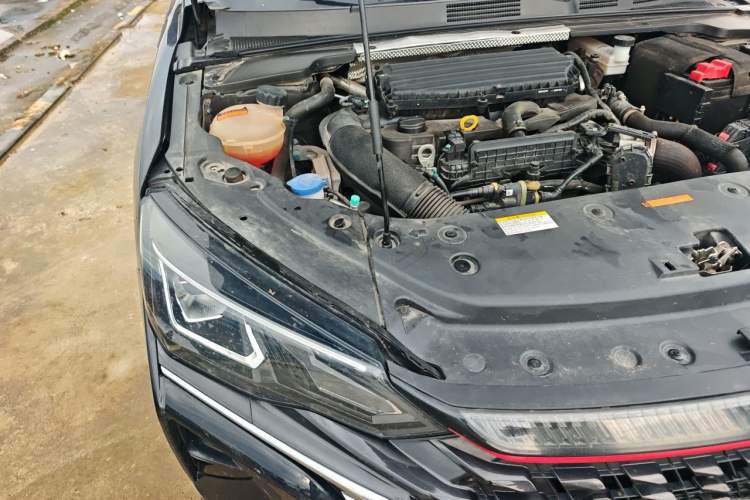Used Dongfeng Aeolus Yixuan MAX 2021 1.5T Super-Powered Dad Edition Engine Bay Right