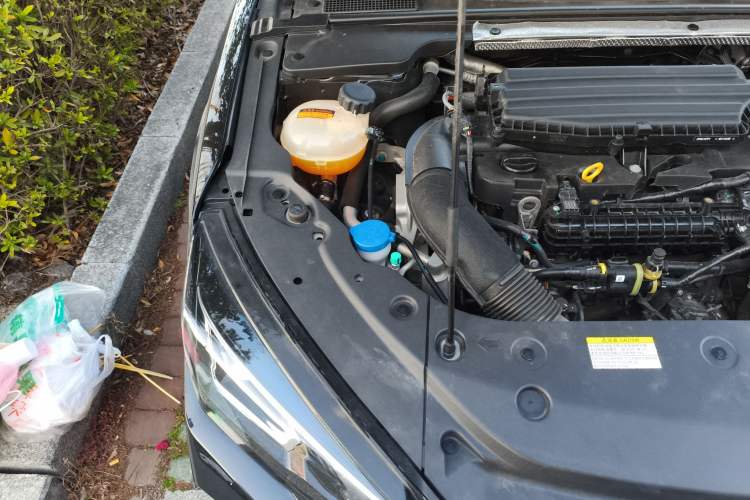 Used Dongfeng Aeolus Yixuan MAX 2021 1.5T Dark Night Sharp Edition Engine Bay Right