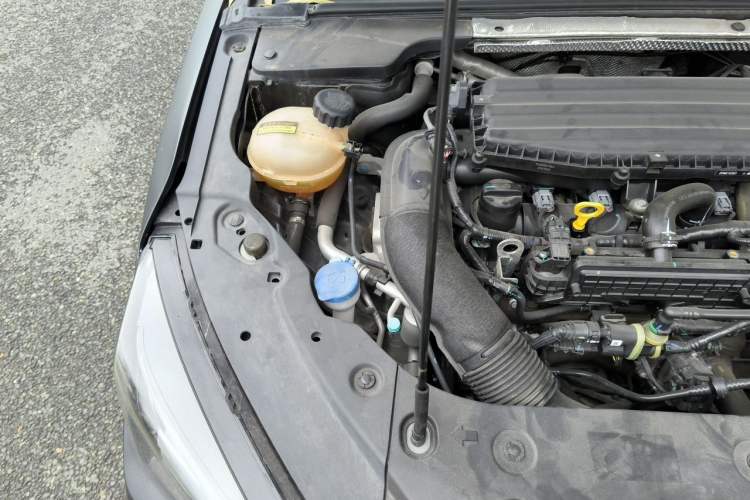 Used Dongfeng Aeolus Yixuan MAX 2021 1.5T Dark Night Holy Light Edition (Hybrid) Engine Bay Right