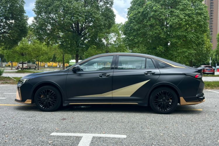 Used Dongfeng Aeolus Yixuan MAX 2021 1.5T Dark Night Holy Light Edition (Hybrid) Exterior 2
