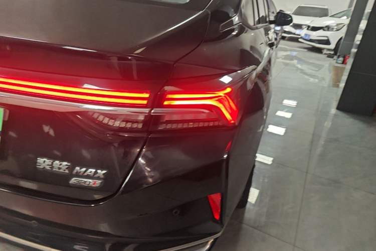 Used Dongfeng Aeolus Yixuan MAX 2021 1.5T Super-Powered Dad Edition Exterior 3