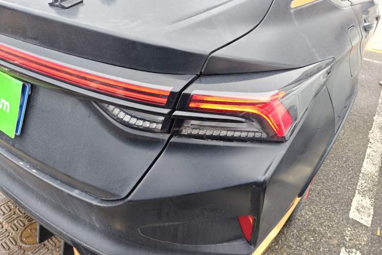 Used Dongfeng Aeolus Yixuan MAX 2021 1.5T Dark Night Holy Light Edition (Hybrid) Exterior 3
