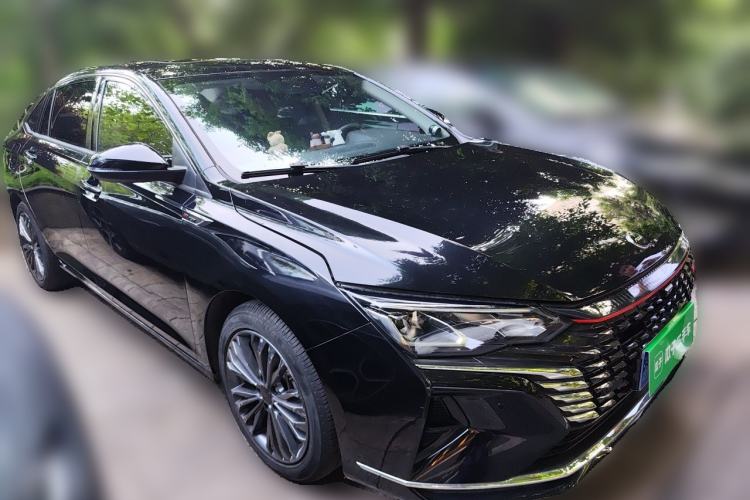 Used Dongfeng Aeolus Yixuan MAX 2021 1.5T Ultra-Stylish Trendsetter Edition Front Right 45 Deg