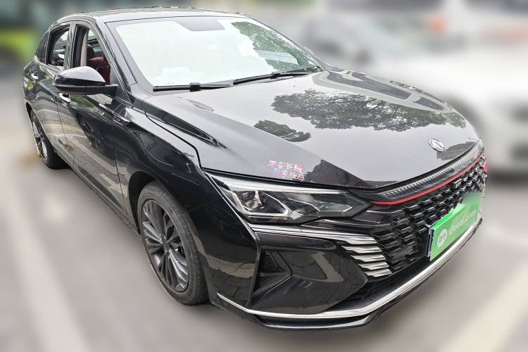Used Dongfeng Aeolus Yixuan MAX 2021 1.5T Ultra-Stylish Trendsetter Edition Front Right 45 Deg