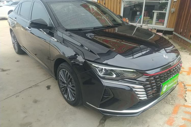 Used Dongfeng Aeolus Yixuan MAX 2021 1.5T Ultra-Stylish Trendsetter Edition Front Right 45 Deg