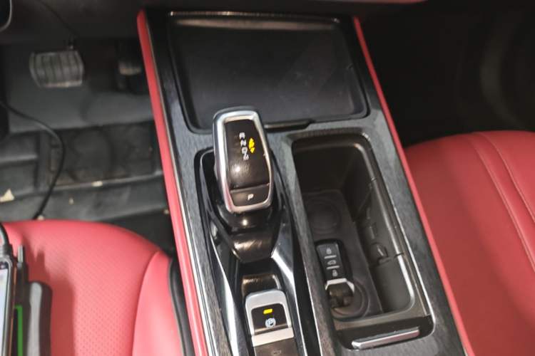Used Dongfeng Aeolus Yixuan MAX 2021 1.5T Ultra-Stylish Trendsetter Edition Gear Lever