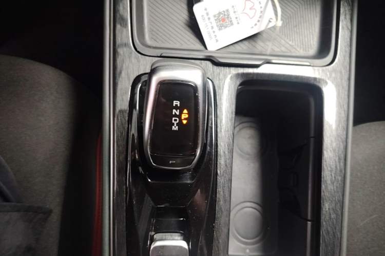 Used Dongfeng Aeolus Yixuan MAX 2021 1.5T Super-Powered Dad Edition Gear Lever