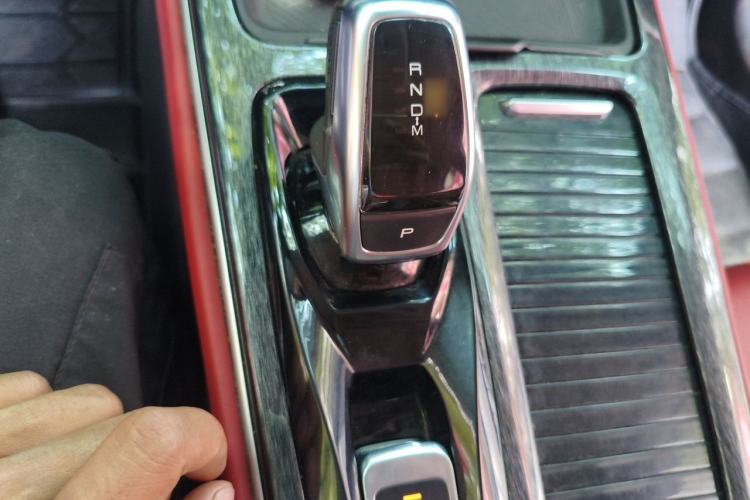 Used Dongfeng Aeolus Yixuan MAX 2021 1.5T Ultra-Stylish Trendsetter Edition Gear Lever