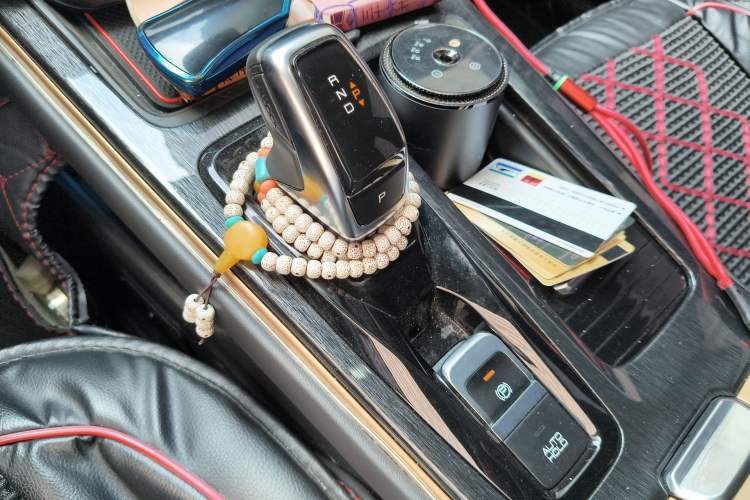 Used Dongfeng Aeolus Yixuan MAX 2021 1.5T Dark Night Holy Light Edition (Hybrid) Gear Lever