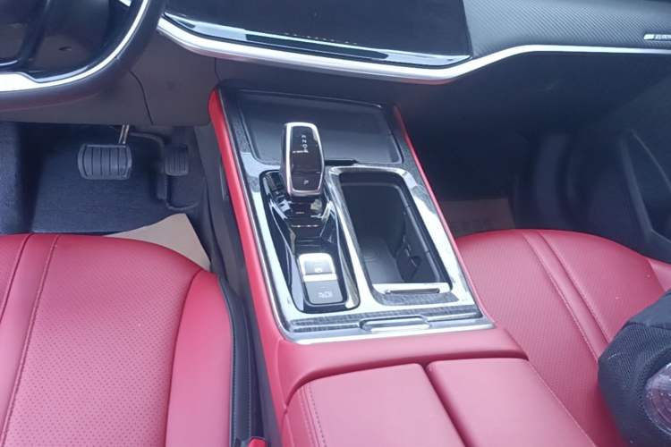 Used Dongfeng Aeolus Yixuan MAX 2021 1.5T Ultra-Stylish Trendsetter Edition Gear Lever