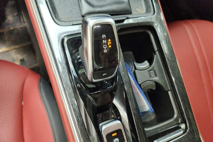 Used Dongfeng Aeolus Yixuan MAX 2021 1.5T Ultra-Stylish Trendsetter Edition Gear Lever