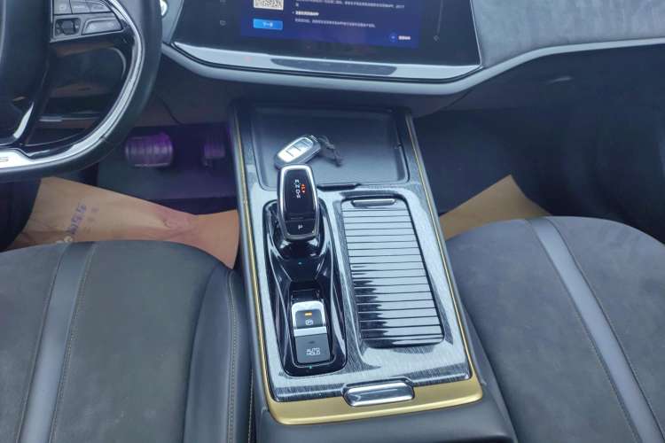 Used Dongfeng Aeolus Yixuan MAX 2021 1.5T Nightbreak Dawn Edition Gear Lever