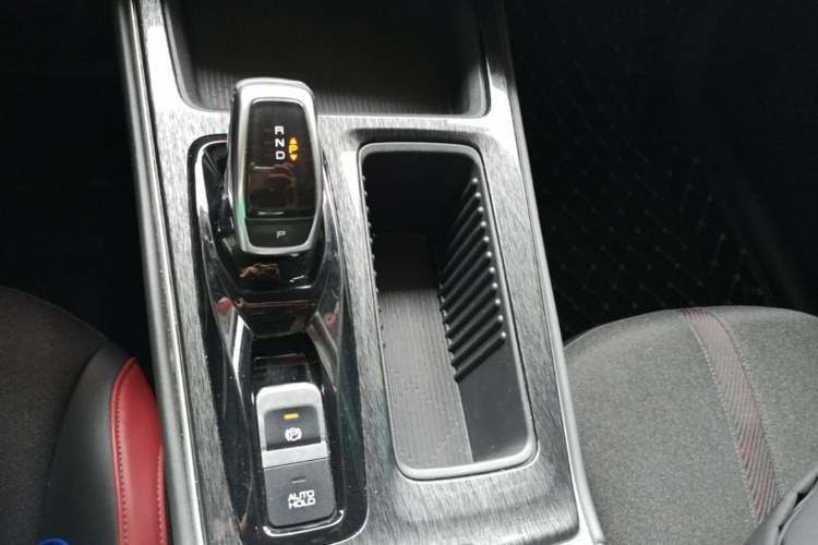 Used Dongfeng Aeolus Yixuan MAX 2021 1.5T Super-Powered Dad Edition Gear Lever