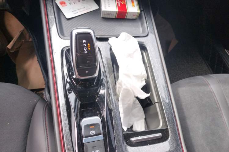 Used Dongfeng Aeolus Yixuan MAX 2021 1.5T Dark Night Sharp Edition Gear Lever