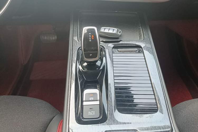 Used Dongfeng Aeolus Yixuan MAX 2021 1.5T Super-Powered Dad Edition Gear Lever