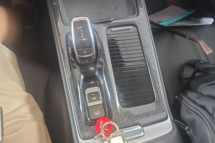 Used Dongfeng Aeolus Yixuan MAX 2021 1.5T Super Cool Dad Edition Gear Lever