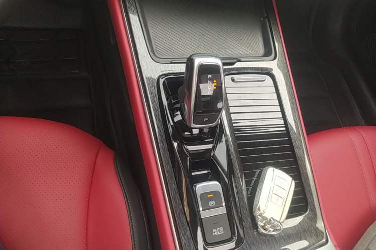 Used Dongfeng Aeolus Yixuan MAX 2021 1.5T Ultra-Stylish Trendsetter Edition Gear Lever