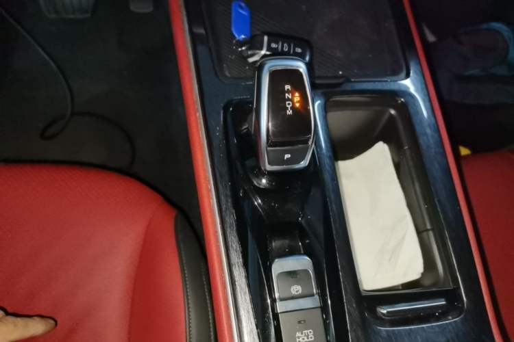 Used Dongfeng Aeolus Yixuan MAX 2021 1.5T Ultra-Stylish Trendsetter Edition Gear Lever