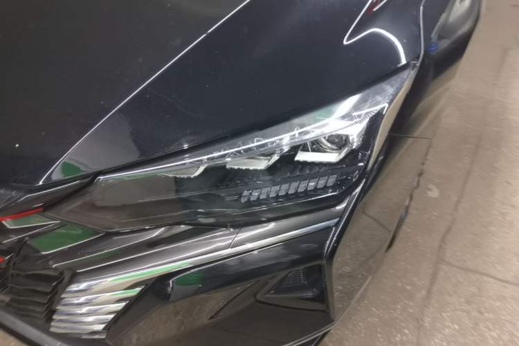 Used Dongfeng Aeolus Yixuan MAX 2021 1.5T Super Cool Dad Edition Left Front Headlight