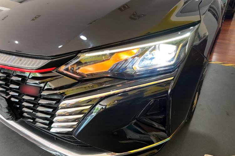 Used Dongfeng Aeolus Yixuan MAX 2021 1.5T Ultra-Stylish Trendsetter Edition Left Front Headlight