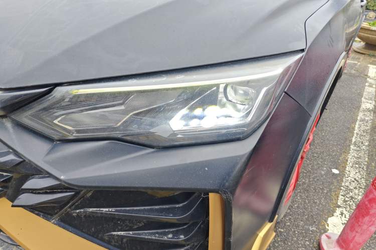 Used Dongfeng Aeolus Yixuan MAX 2021 1.5T Dark Night Holy Light Edition (Hybrid) Left Front Headlight
