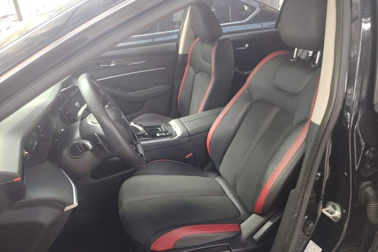 Used Dongfeng Aeolus Yixuan MAX 2021 1.5T Super-Powered Dad Edition Left Front Seat