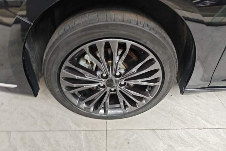 Used Dongfeng Aeolus Yixuan MAX 2021 1.5T Ultra-Stylish Trendsetter Edition Left Front Wheel Hub