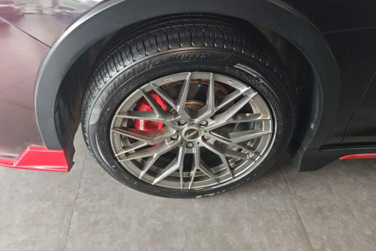 Used Dongfeng Aeolus Yixuan MAX 2021 1.5T Dark Night Sharp Edition Left Front Wheel Hub