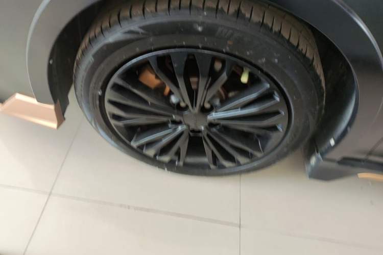Used Dongfeng Aeolus Yixuan MAX 2021 1.5T Nightbreak Dawn Edition Left Front Wheel Hub