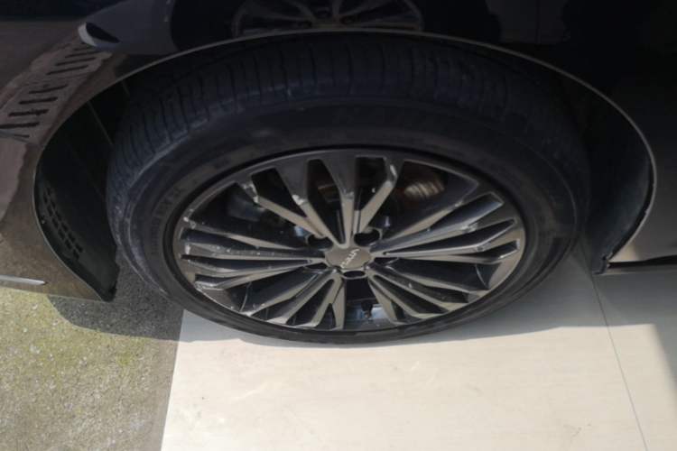 Used Dongfeng Aeolus Yixuan MAX 2021 1.5T Super-Powered Dad Edition Left Front Wheel Hub