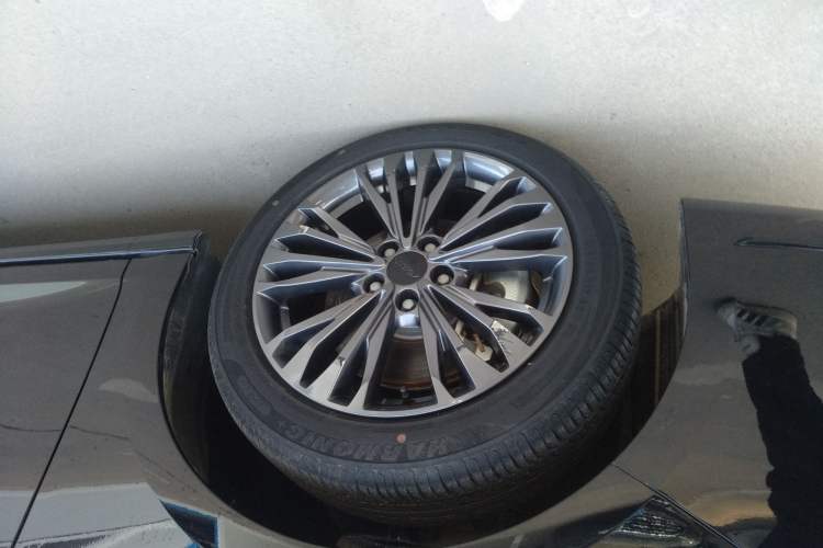 Used Dongfeng Aeolus Yixuan MAX 2021 1.5T Super-Powered Dad Edition Left Front Wheel Hub