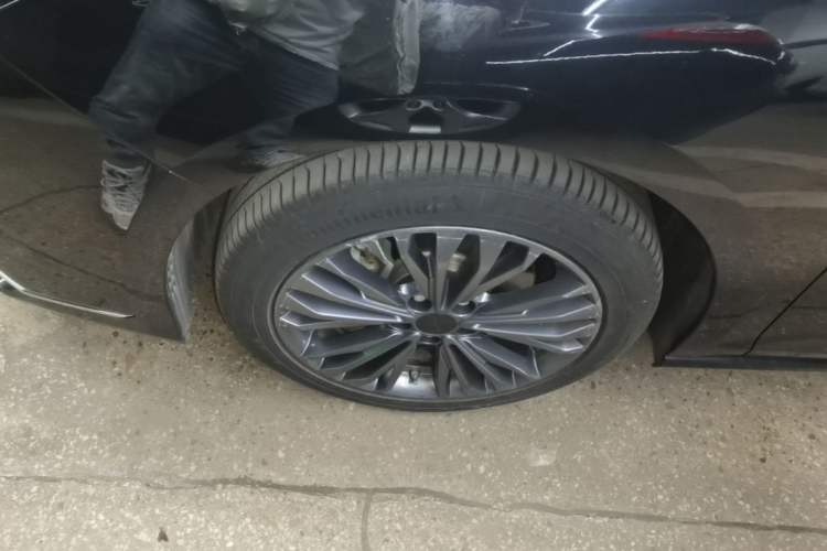 Used Dongfeng Aeolus Yixuan MAX 2021 1.5T Super Cool Dad Edition Left Front Wheel Hub