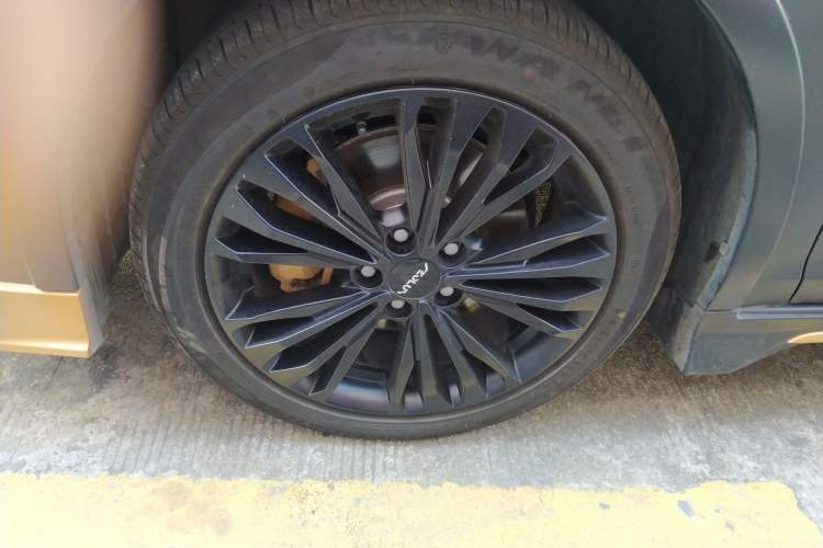 Used Dongfeng Aeolus Yixuan MAX 2021 1.5T Dark Night Holy Light Edition (Hybrid) Left Front Wheel Hub